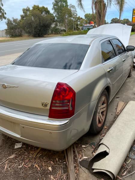 STOCK 8775: 5/2006 CHRYSLER 300C 3.5LTR EGG V6 5SPD AUTO SEDAN RWD GREY