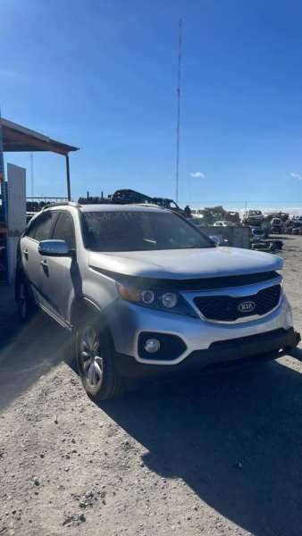 STOCK NO 9001: 5/2011 KIA SORENTO XM 2.2LTR TURBO DIESEL AUTO D4HB AWD GREY SUV