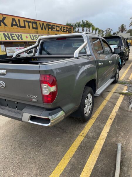 STOCK NO 8692: 10/2021 LDV T60 2.8LTR TDIESEL 4CYL AUTO DCAB 4WD GREY