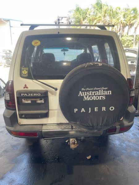 STOCK NO 9109: 5/2000 MITSUBISHI PAJERO NM GLX 3.5LTR V6 6G74 AUTO PETROL WHITE 4WD