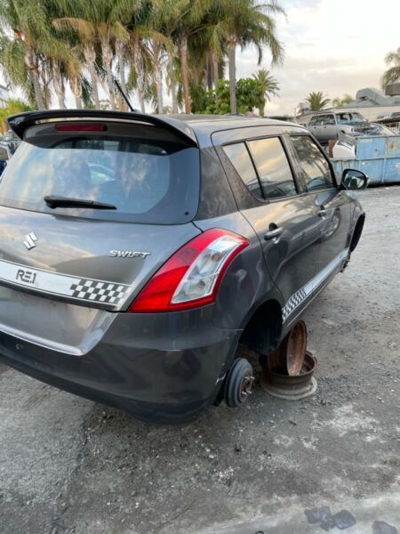 STOCK NO 8543: 11/2011 SUZUKI SWIFT FZ 1.4 LTR 4 CYL PETROL MANUAL 5DR HATCHBACK