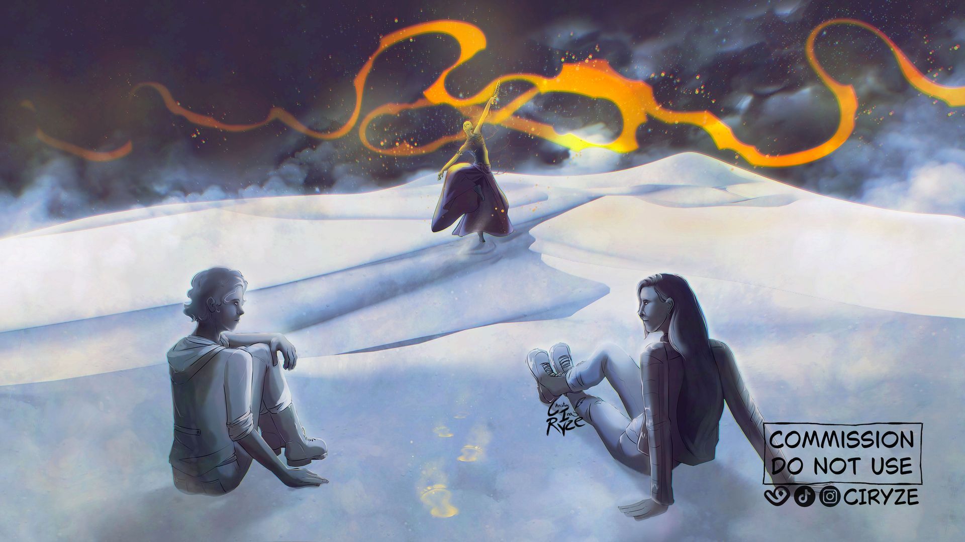 Drei Gestalten stehen auf einem schneebedeckten Bergrücken unter einem leuchtend orangefarbenen Himmel und blicken auf eine ferne dunkle Gestalt.