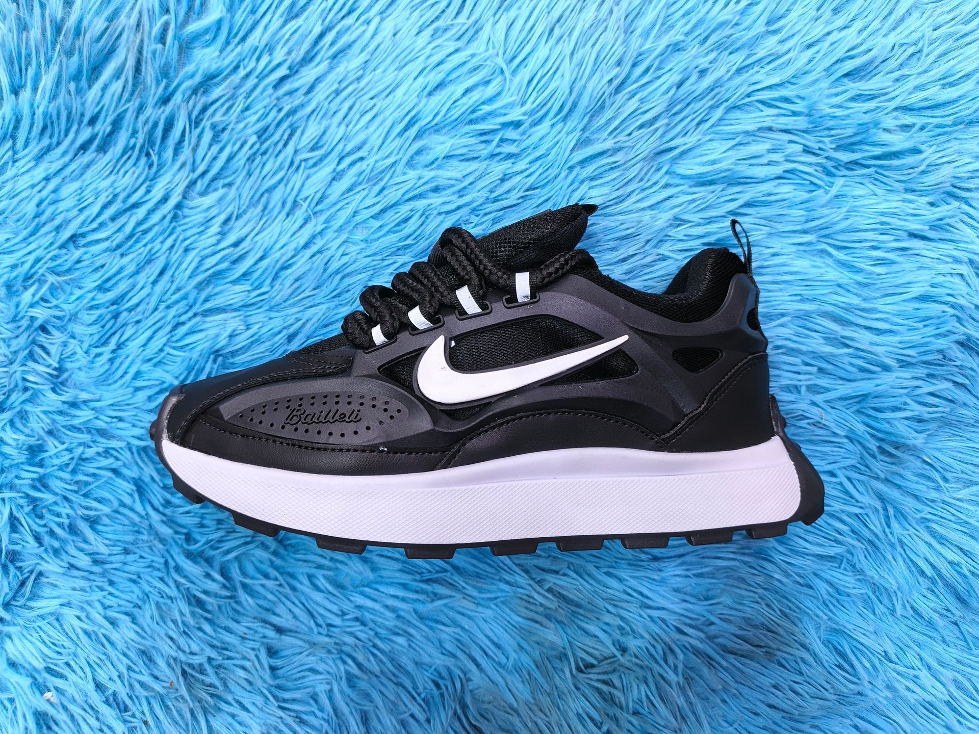 NIKE BALLELI