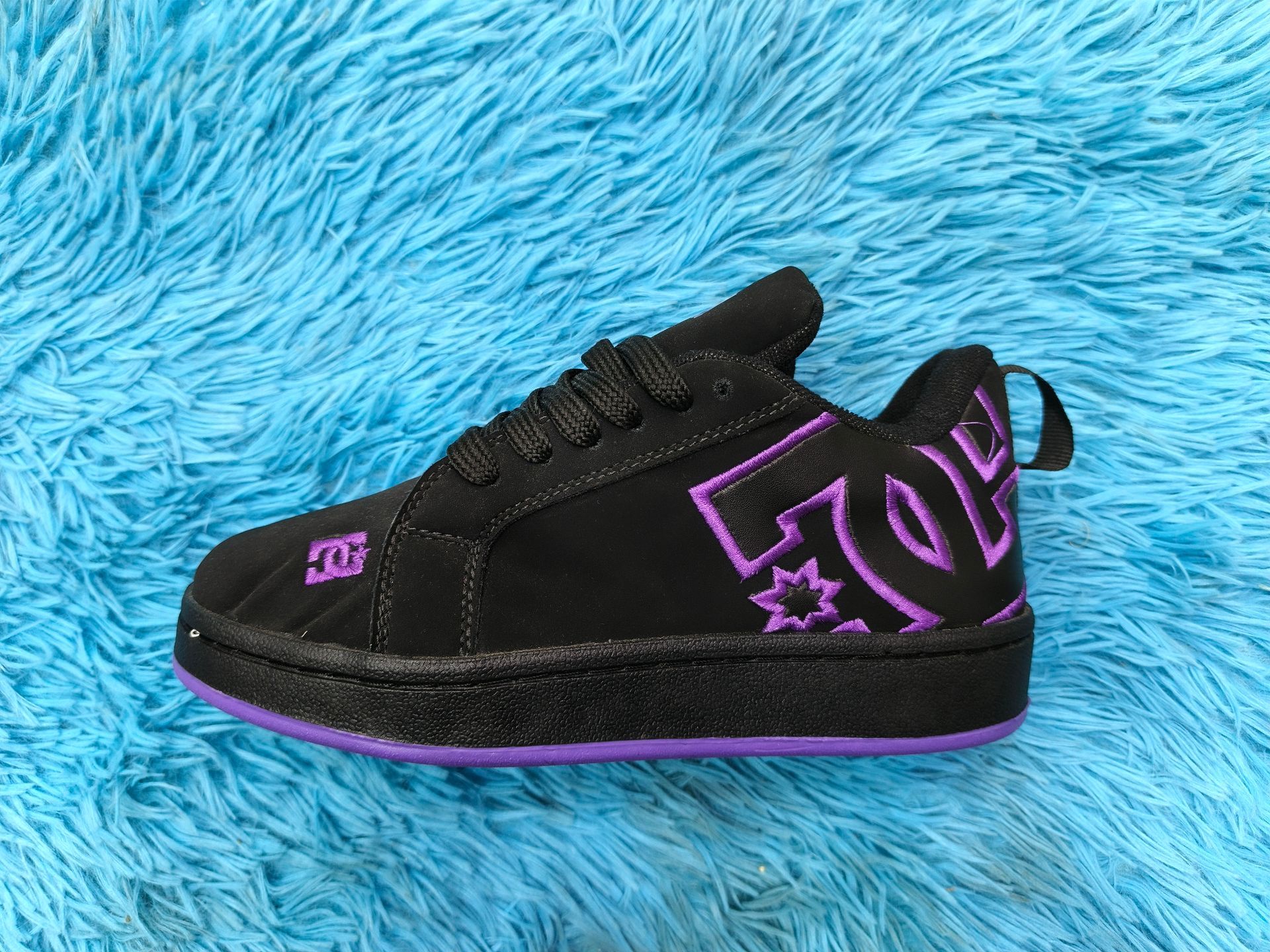 DC SHOES