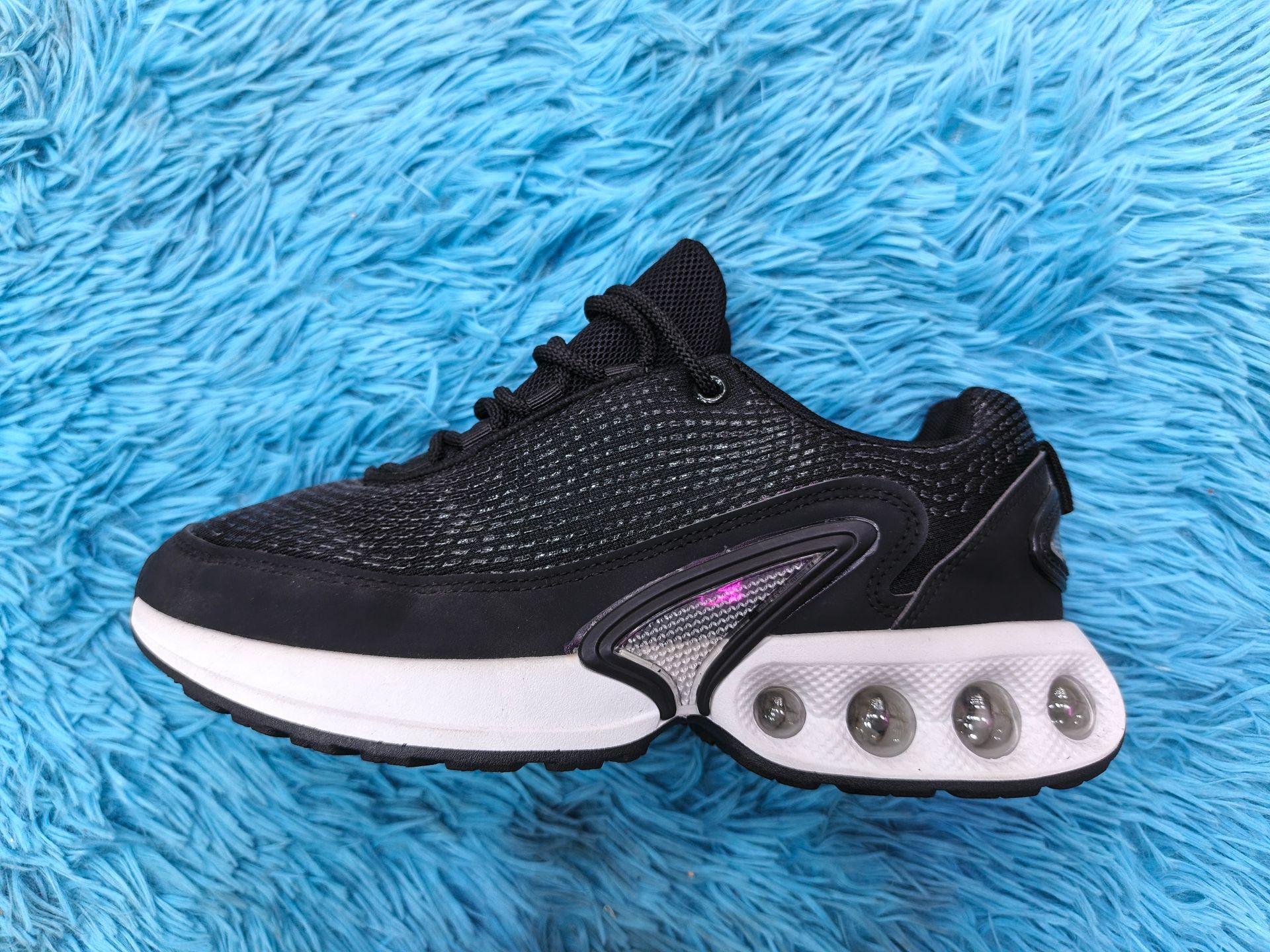 NIKE AIR MAX DN