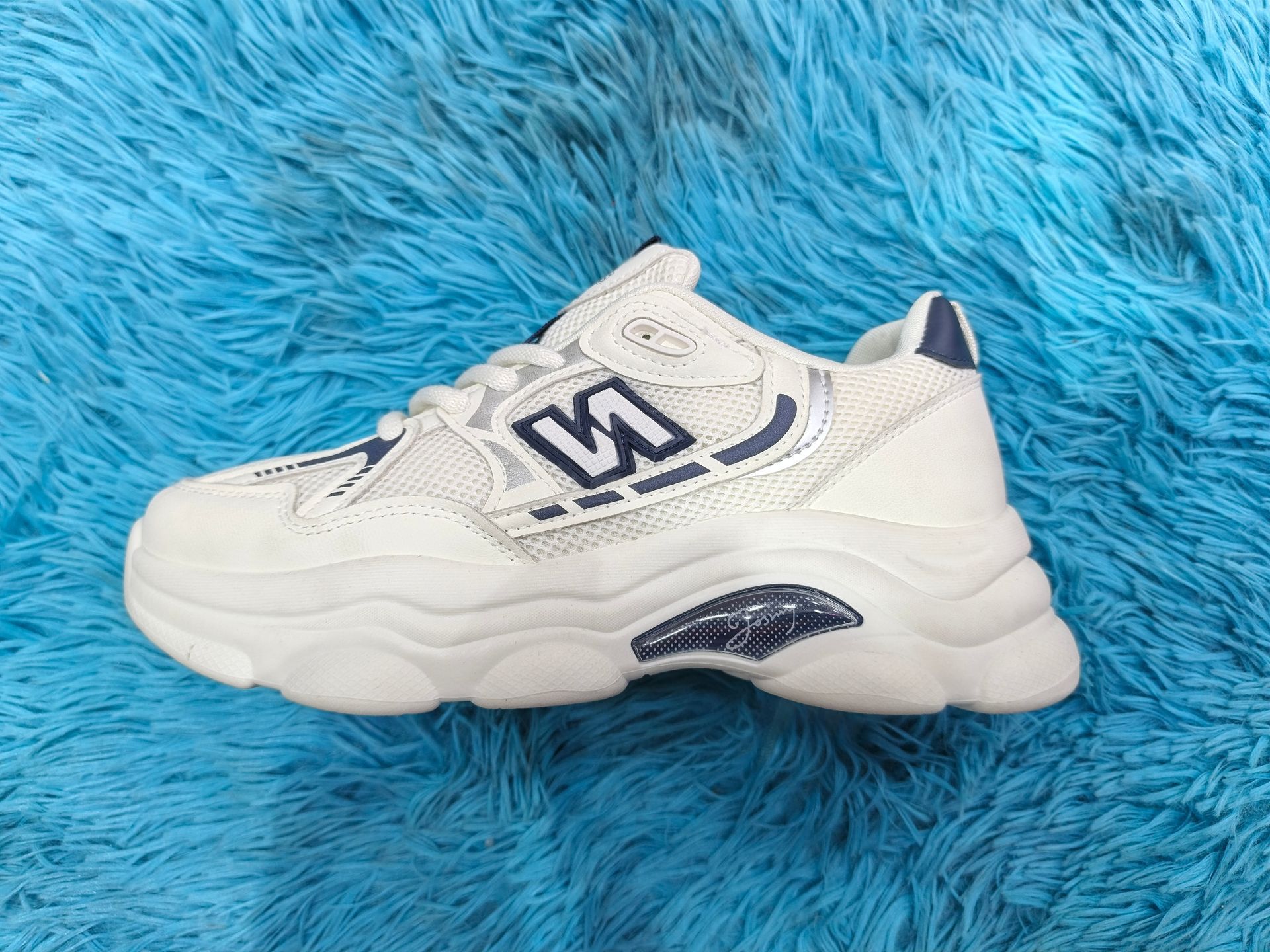 NEW BALANCE 835