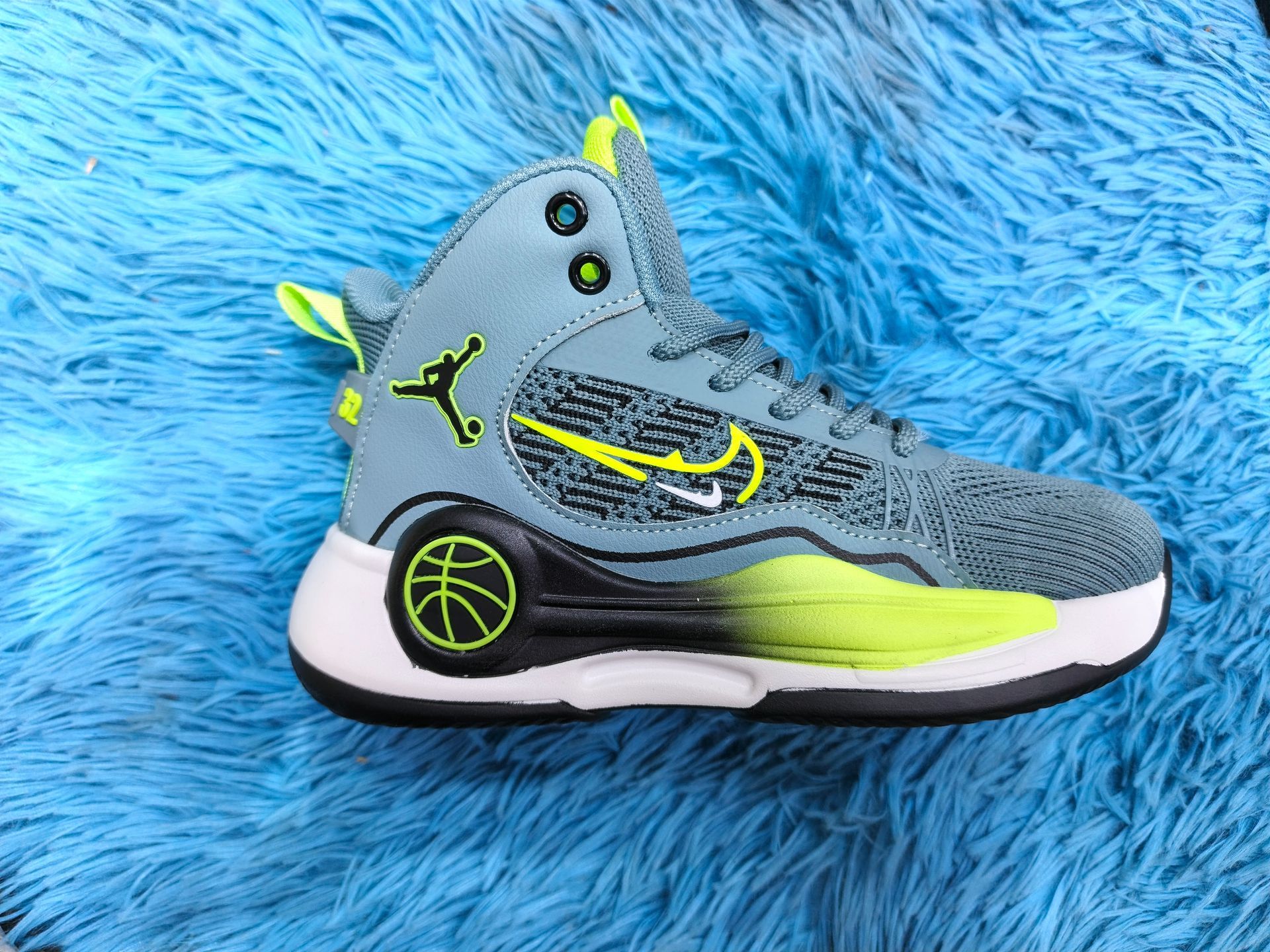 NEW RUNNER JORDAN