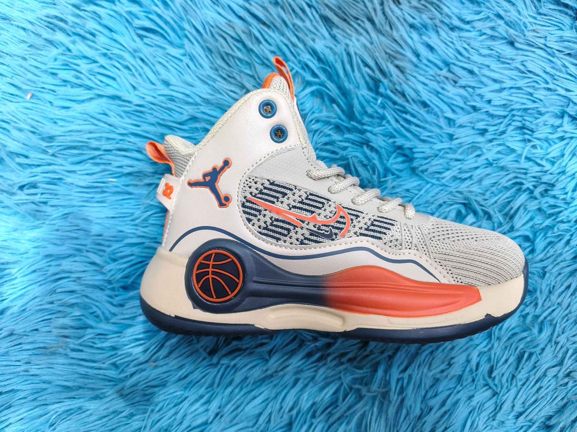NEW RUNNER JORDAN