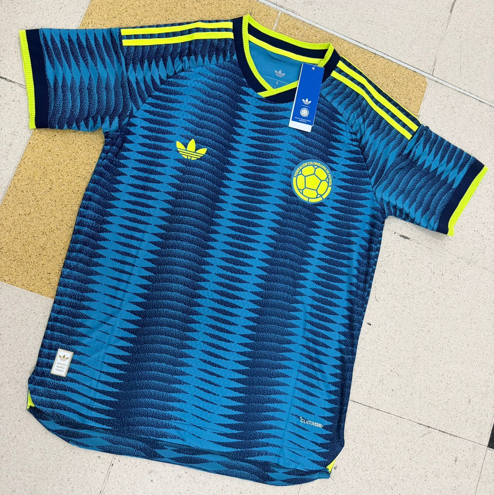 CAMISETA COLOMBIA AZUL ADIDAS ENCAUCHETADA 2026