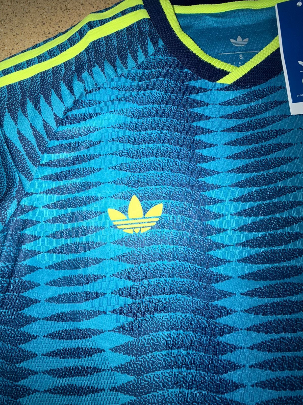 CAMISETA COLOMBIA AZUL ADIDAS ENCAUCHETADA 2026