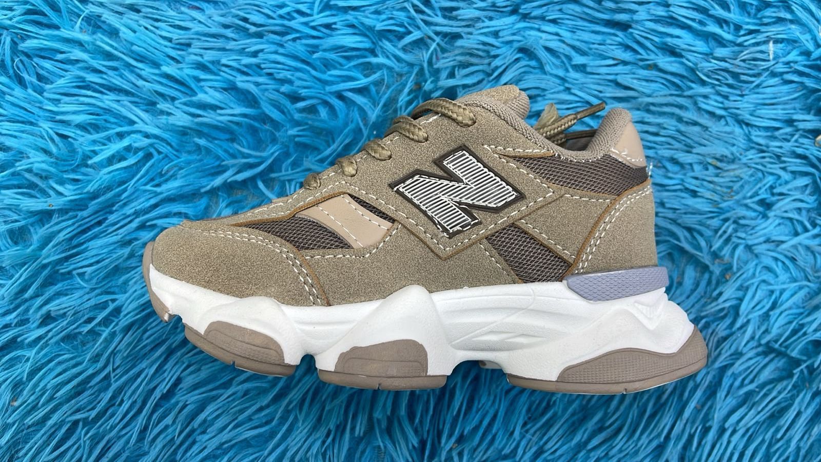 NEW BALANCE 9060