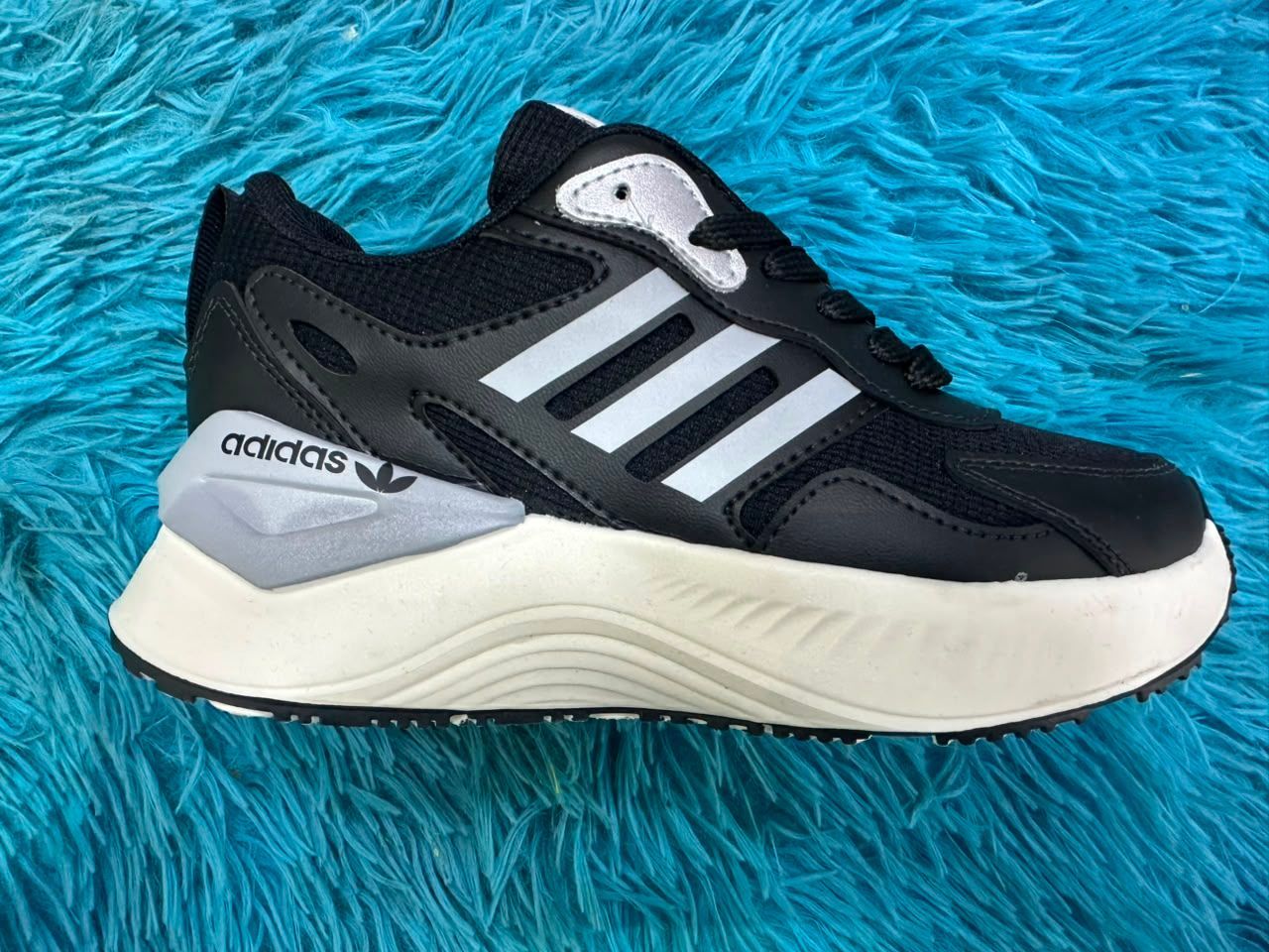 ADIDAS MAGMA NIÑO