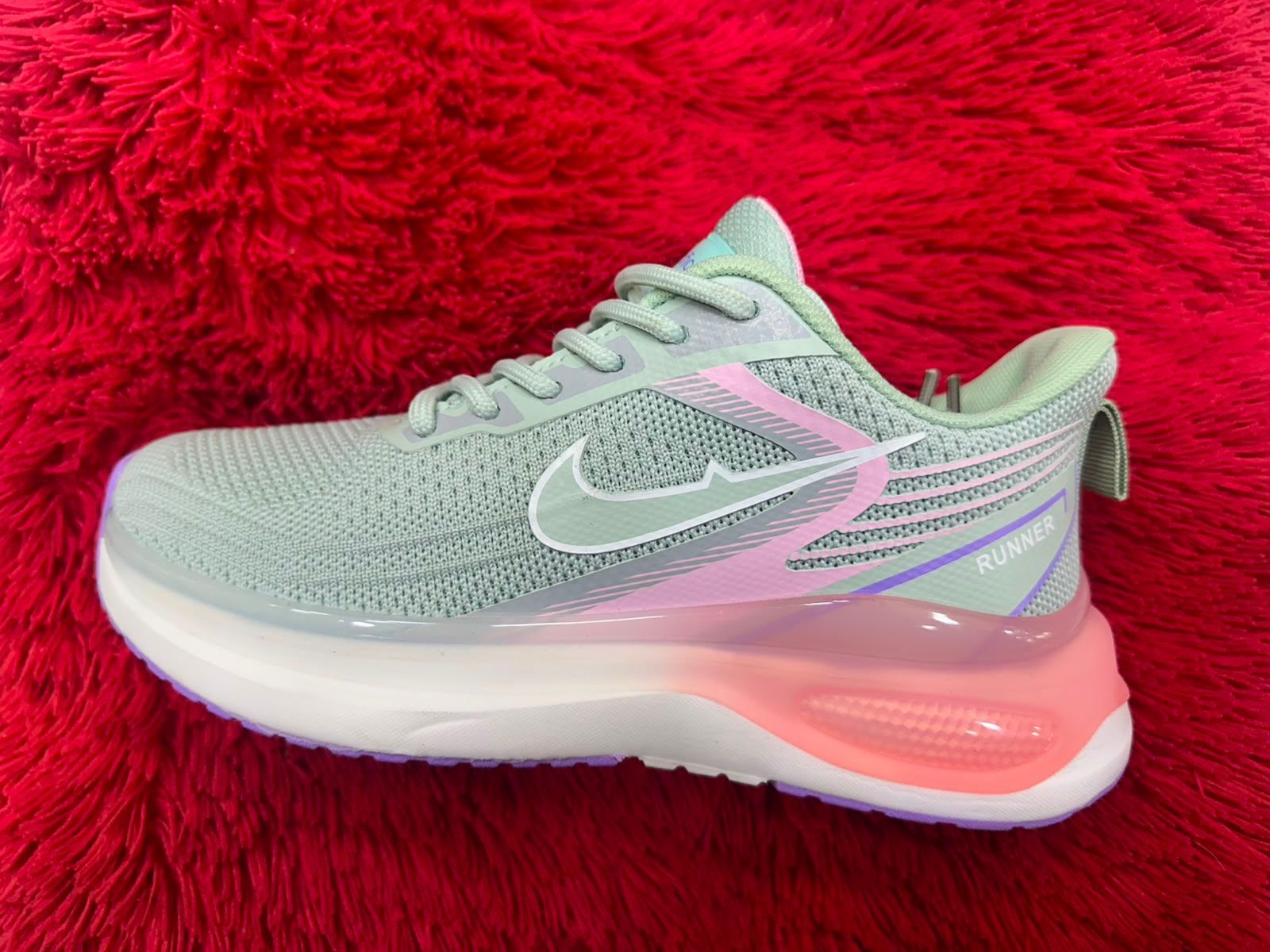 NIKE IMPORTADA.