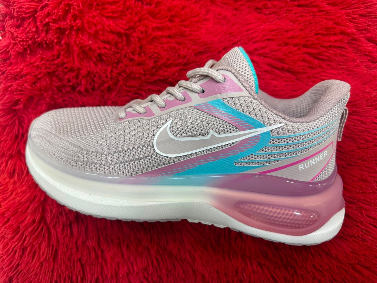 NIKE IMPORTADA.