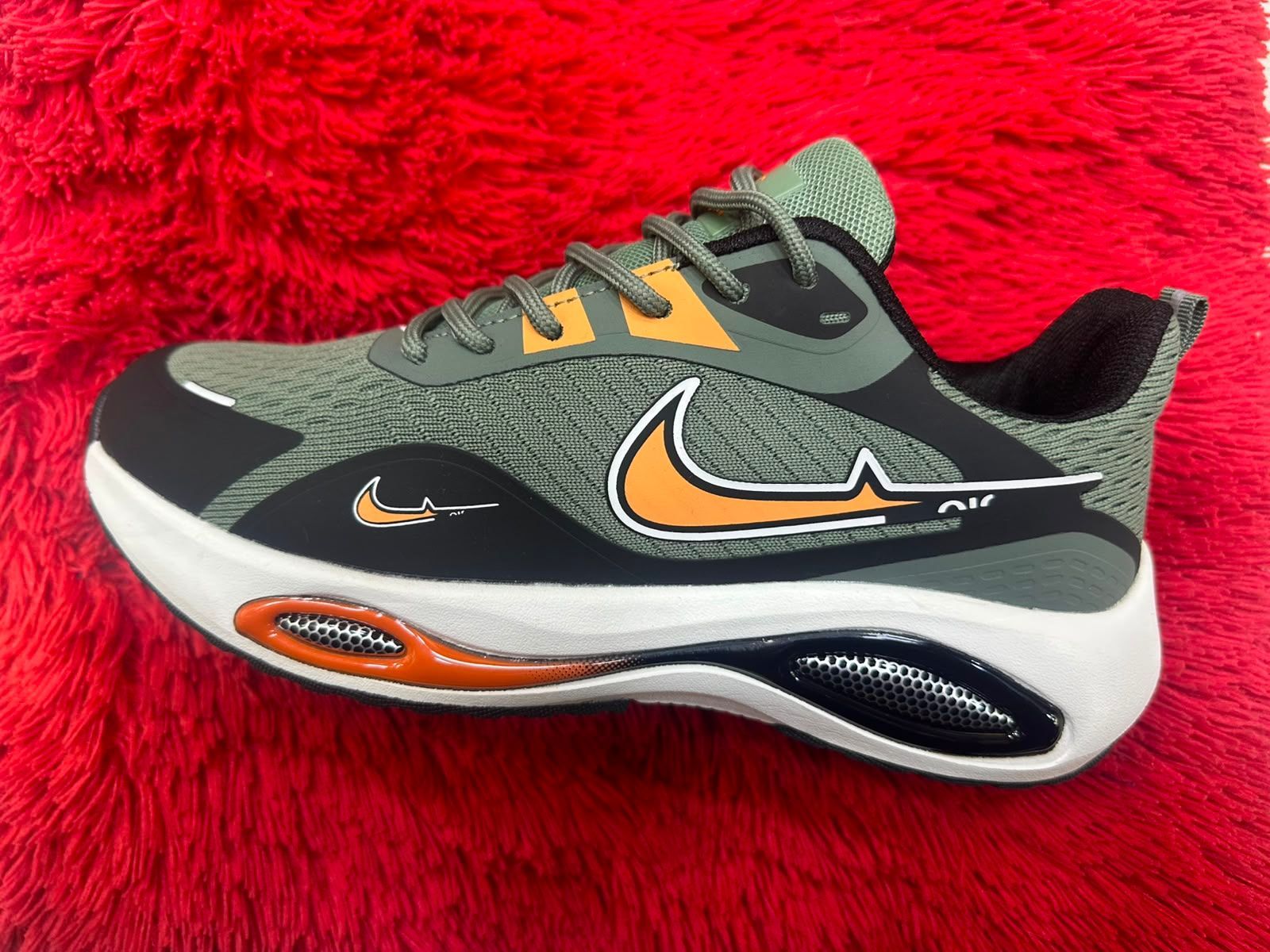 NIKE CABALLERO IMPORTADO.