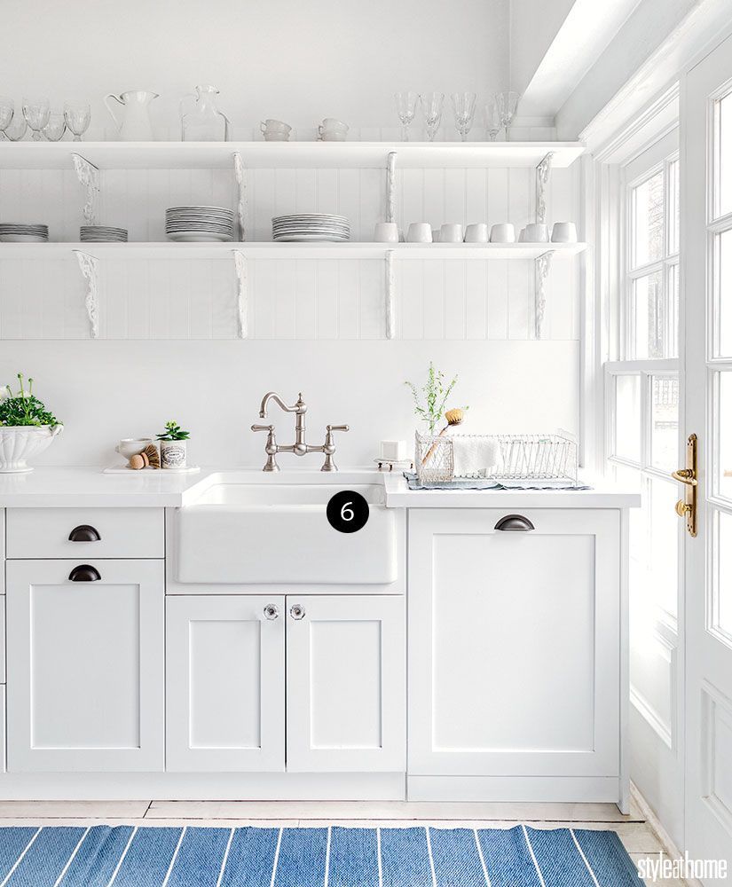 Heritage Home Kitchen by Kitchen Land