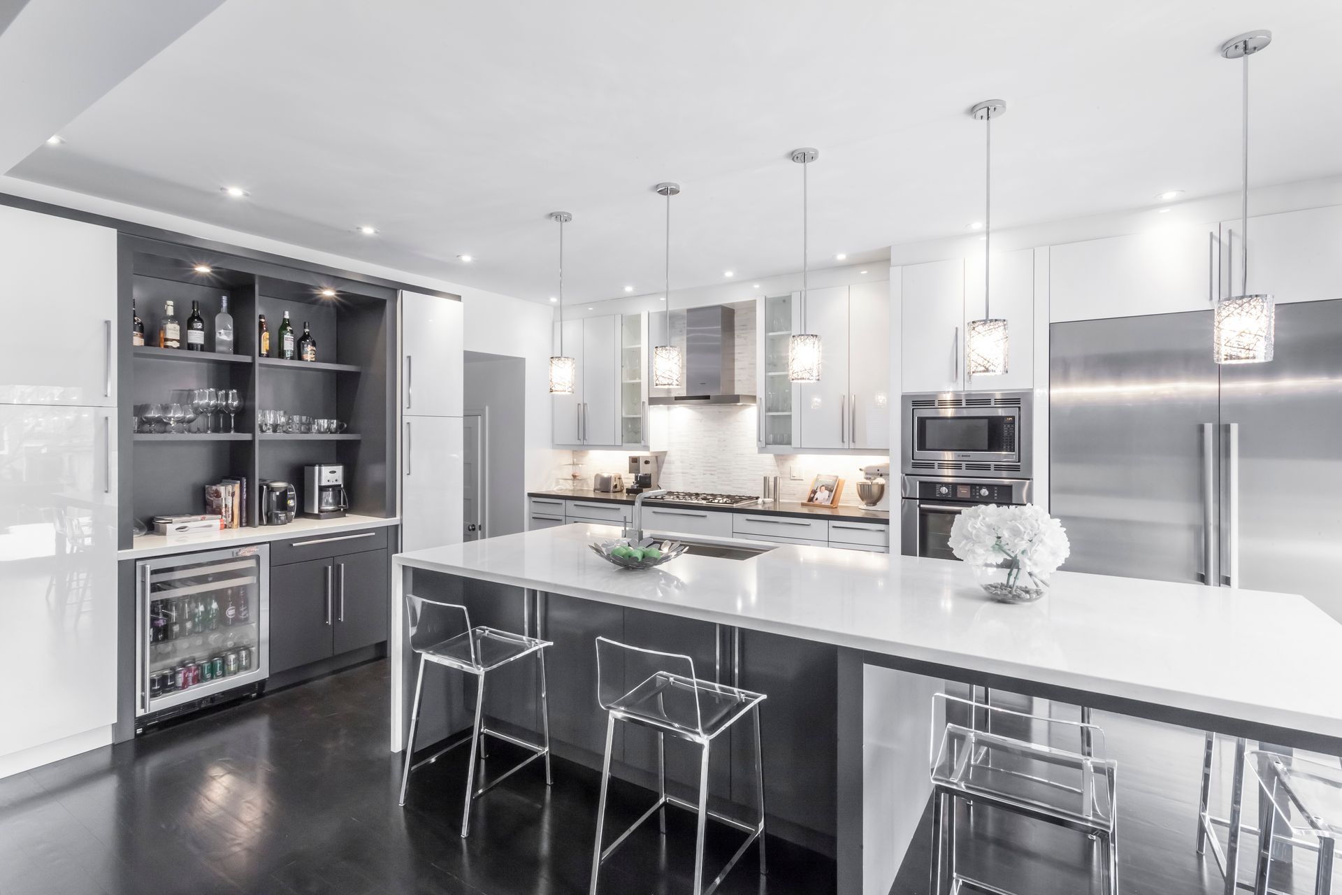 Contemporary White and Grey High Gloss Kitchen Design in Oakville 