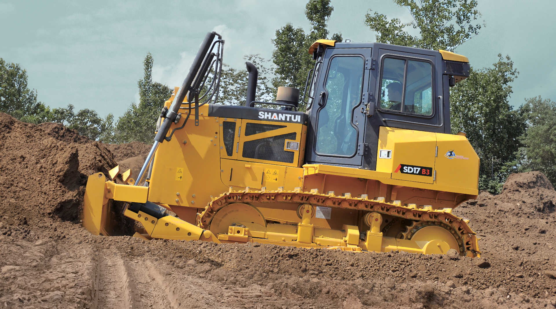 DH17-B3 Crawler Dozer — Shantui QLD in Kingsthorpe, QLD