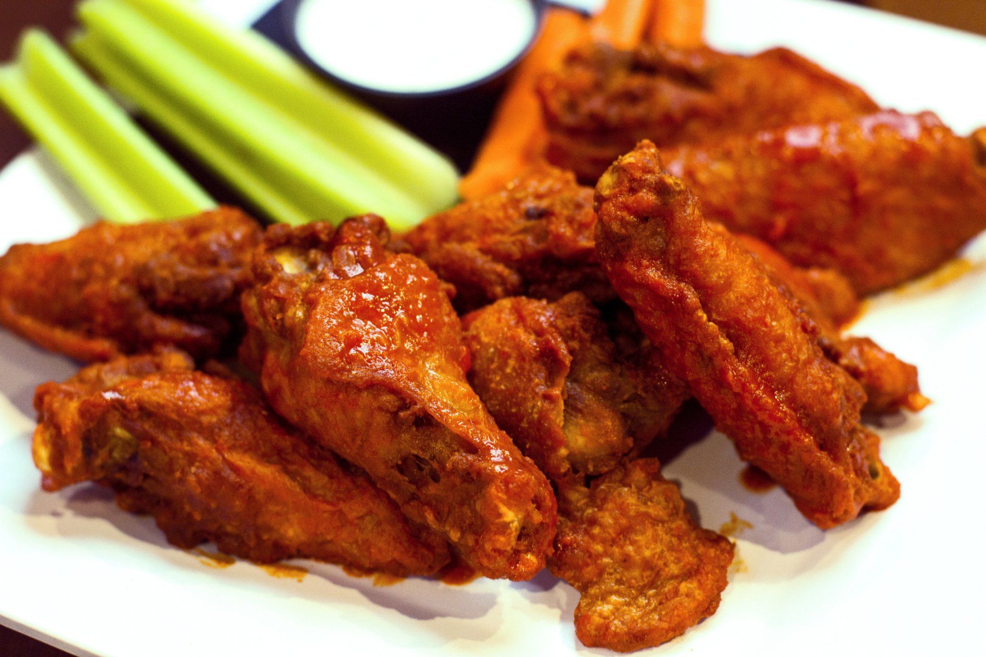 Crispy Chicken Wings with Celery & Dip