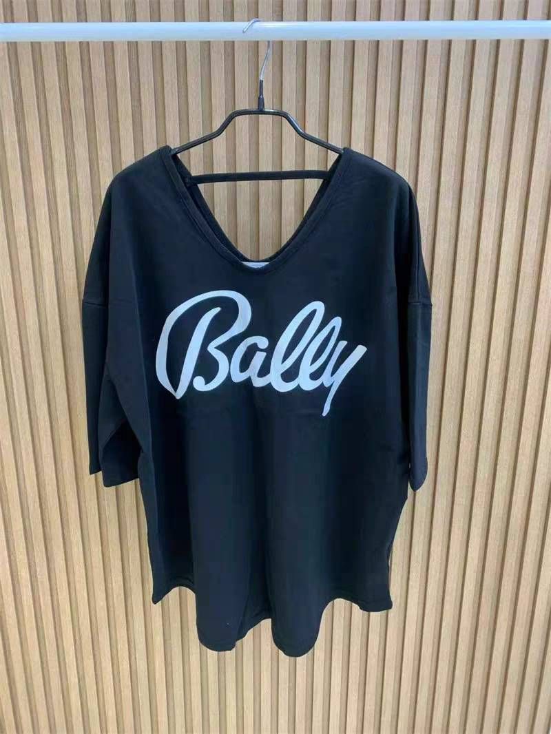 QB002簡約百搭純棉V領寬鬆顯瘦上衣 顯瘦 寬鬆休閒 Simple and versatile cotton V-neck loose slimming top Slim loose casual