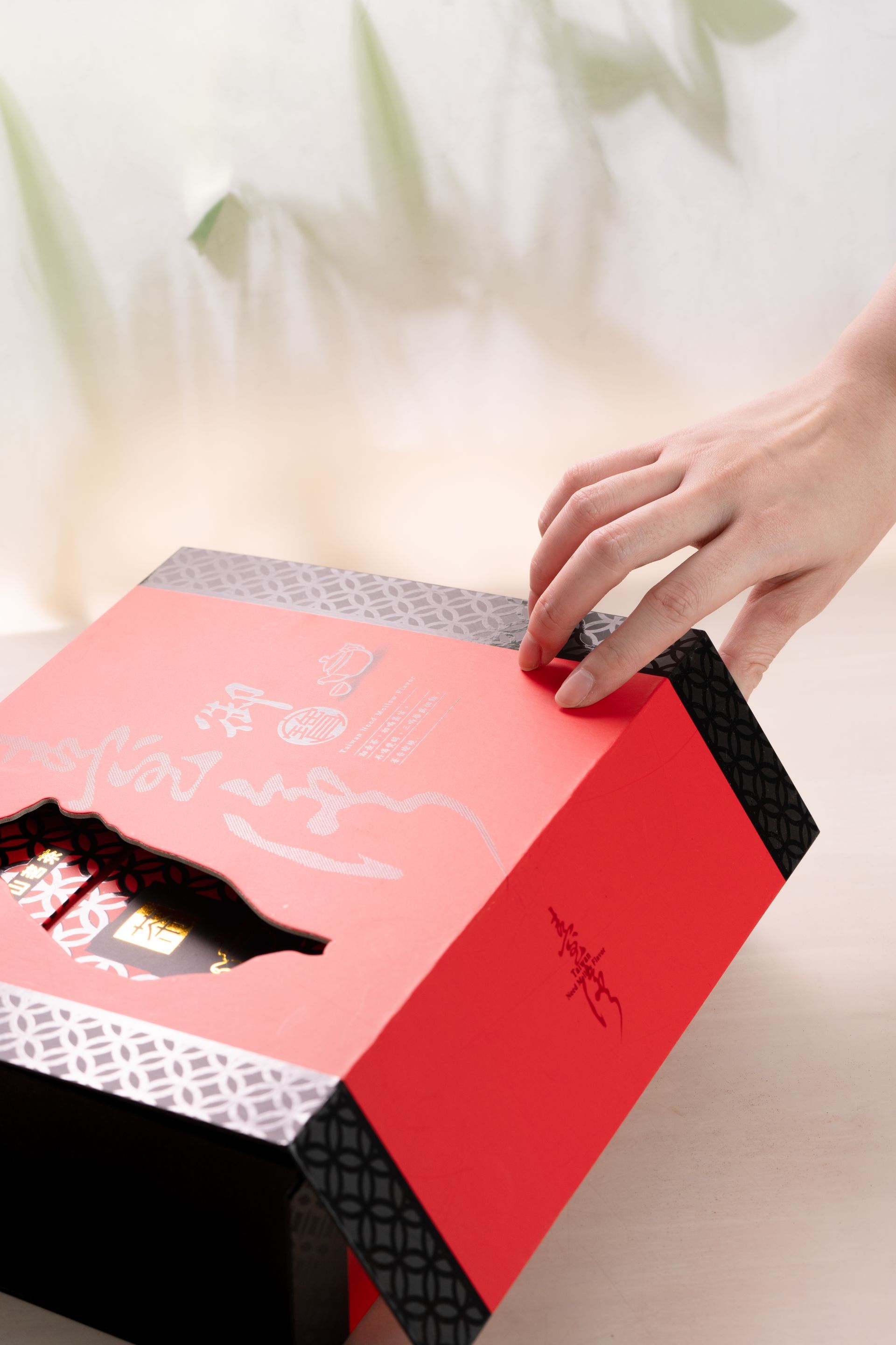 謝媽食品 謝記茶葉 南投日月潭蜜香紅茶 茶葉禮盒 Xie Ma Foods – Xie Ji Tea – Nantou Sun Moon Lake Honey-Scented Black Tea – Tea Gift Box