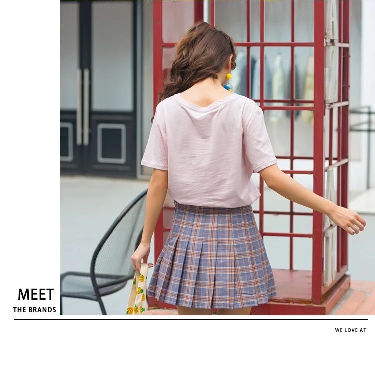 休閒 寬鬆 純棉 短袖 素色 Tshirt 男女皆可穿 Casual, loose-fitting, pure cotton, short-sleeved, solid color T-shirt, suitable for both men and women.
