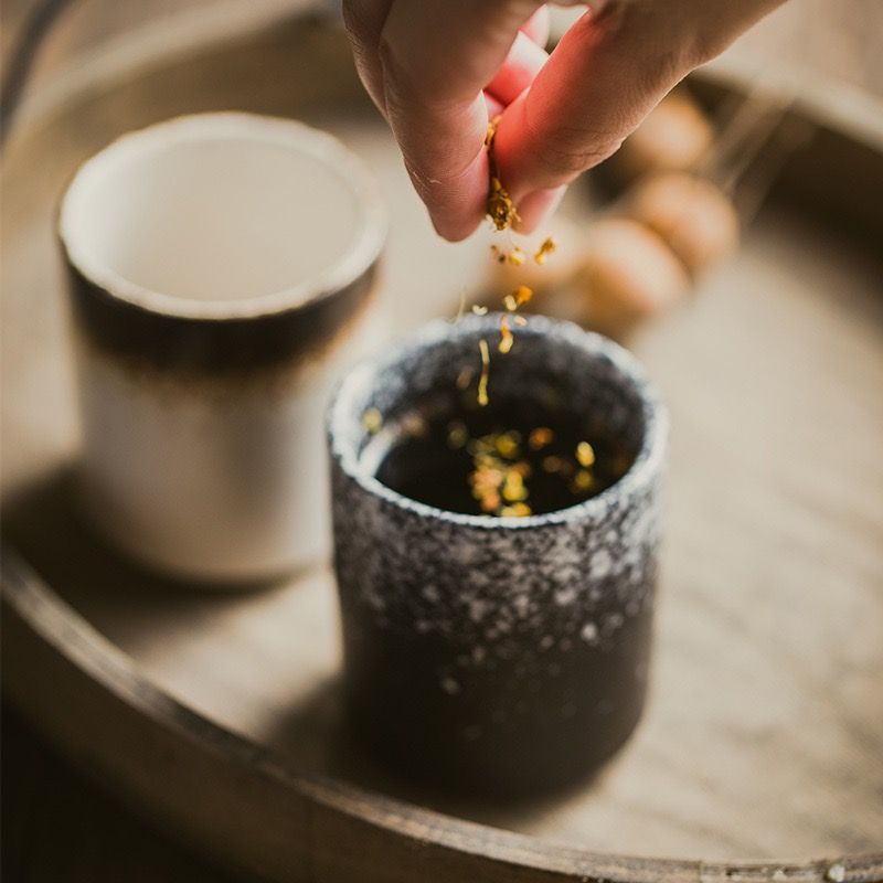 日本 大口徑茶杯 厚陶 陶土作 高質感 茶杯 日本料理店 專用 大紋杯 每組五個杯子 顏色任選 Japanese large-mouth teacups, thick earthenware, high-quality texture, suitable for Japanese restaurants. Set of five cups per set. Colors optional.