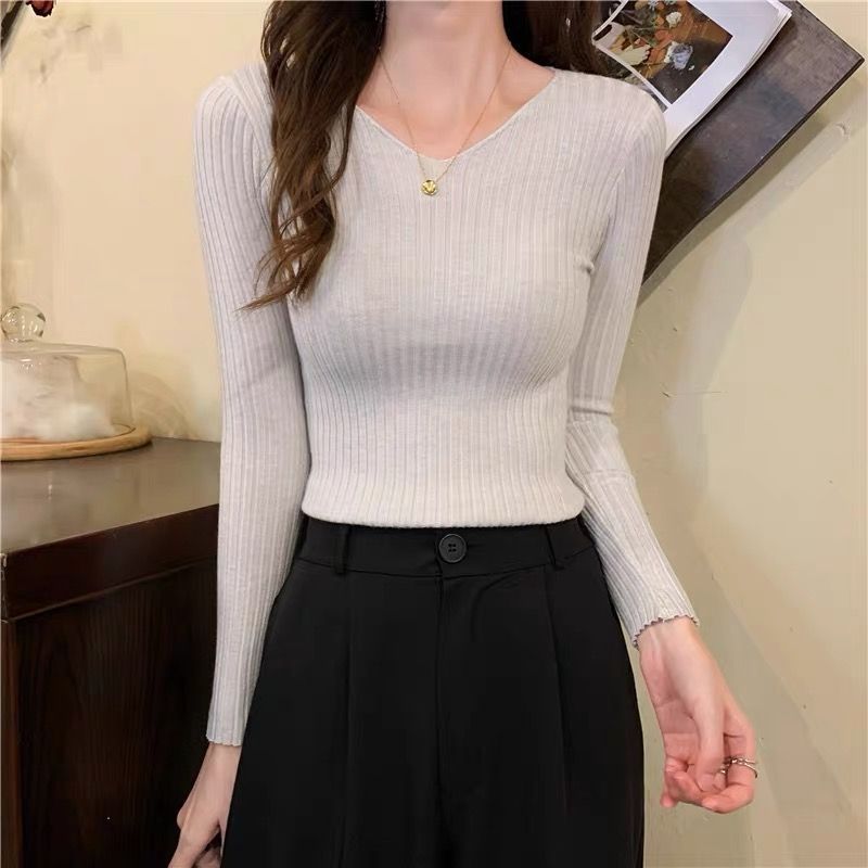 緊身 長袖 毛衣 修身  發熱衣 內搭 外穿 Fitted long-sleeve thermal sweater—suitable as a base layer or standalone top.