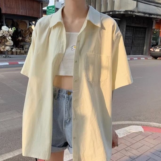 短袖 小外套 中性 襯衫 上衣 男女皆可穿 四色可選 均碼 Short-sleeved, lightweight, unisex shirt/outer layer—suitable for both men and women. Available in four colors; one size fits all.