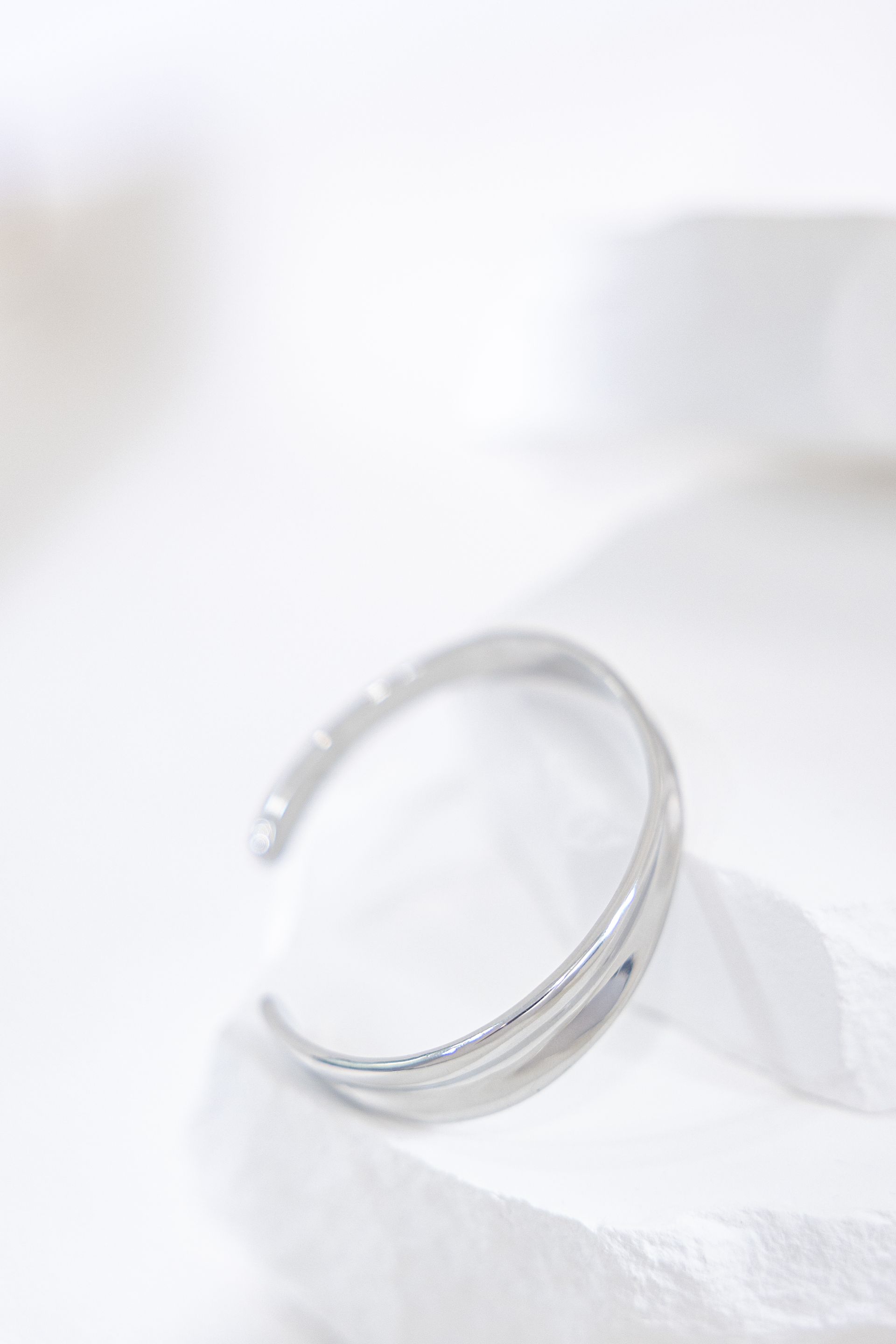 韓國製造 316L 醫療鋼 金銀兩色可選 可調式 手鐲  Made in Korea, 316L medical-grade steel, adjustable bracelet (available in gold or silver)