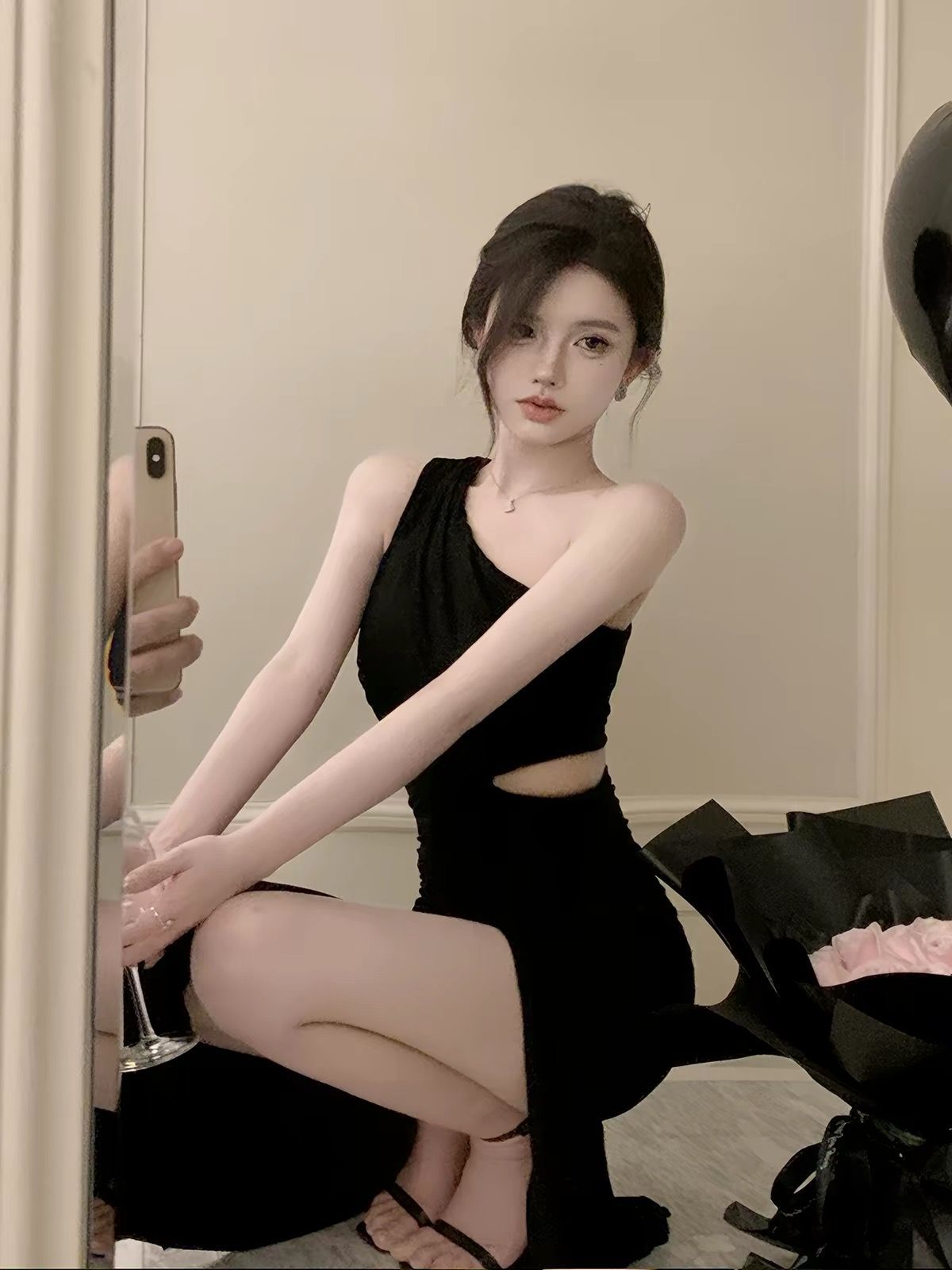 舒淇同款 斜肩 收腰 晚禮服 黑色 一件 One-shoulder, waist-cinching black evening gown