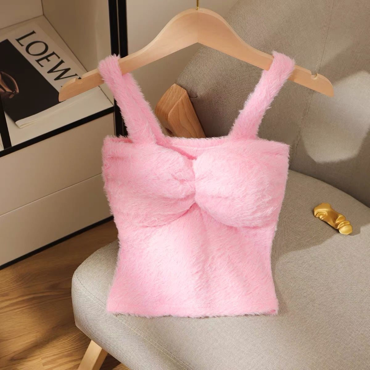 絨毛 含罩杯 BraTop 舒適 軟毛 粉色 杏色 兩色可選  Fuzzy Bra Top with Built-in Cups – Soft, Comfortable, Available in Pink and Apricot