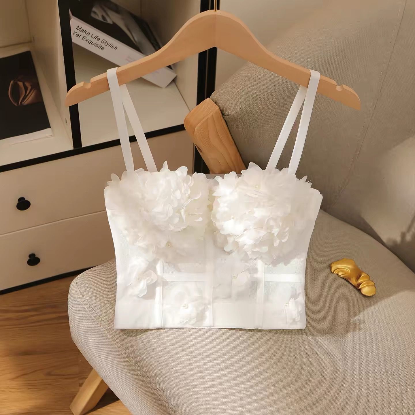 絕美 舒適 立體 花朵 純白 BraTop  Stunning, comfortable, 3D-floral, pure white bra top
