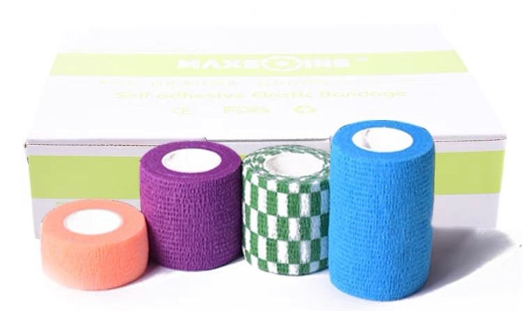 寵物 腳套 貼 每天保持外出玩耍乾乾淨淨 一組三卷 Pet paw pads help keep your pet clean during outdoor playtime. A set of three rolls.