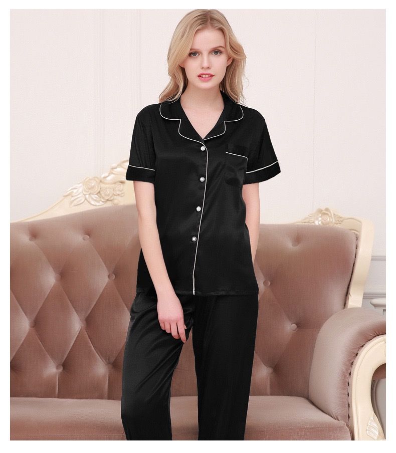 法式 絲質 長袖 春秋 睡衣 黑 白 粉紅 藍 四色可選 French-style silk long-sleeved pajamas for spring and autumn  available in four colors  black white pink and blue