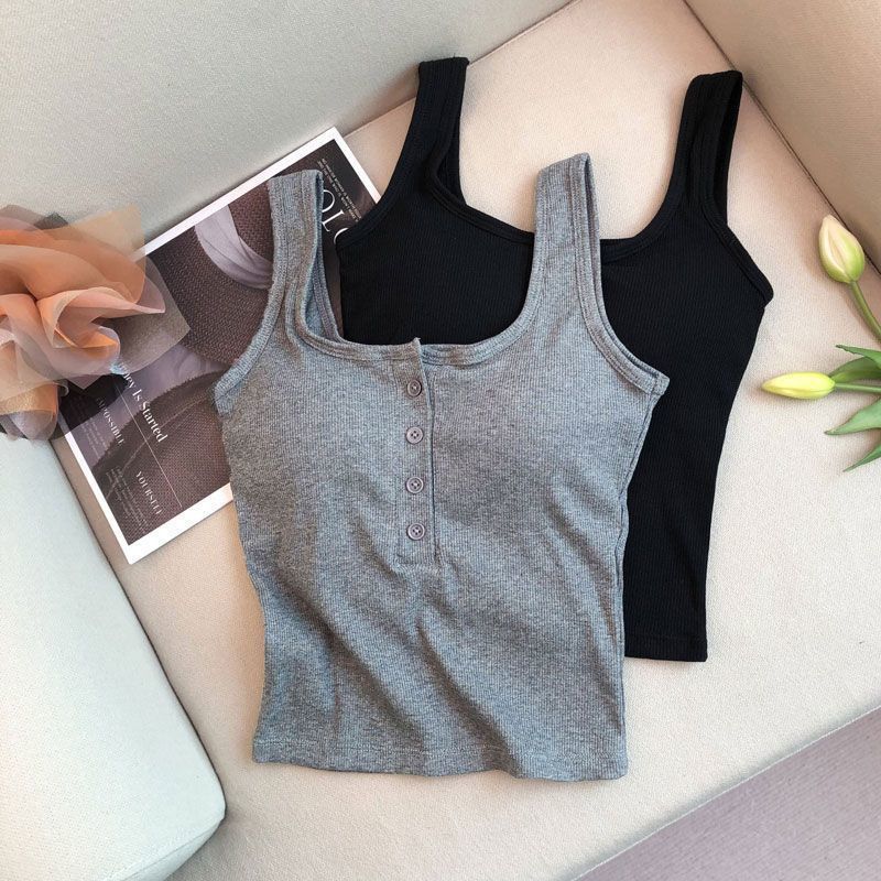 運動型 BraTop 含罩杯  黑白咖灰 四色可選 韓國運動風格 Sports Bra Top with built-in cups; available in four colors (black, white, brown, and gray); Korean-inspired athletic style.