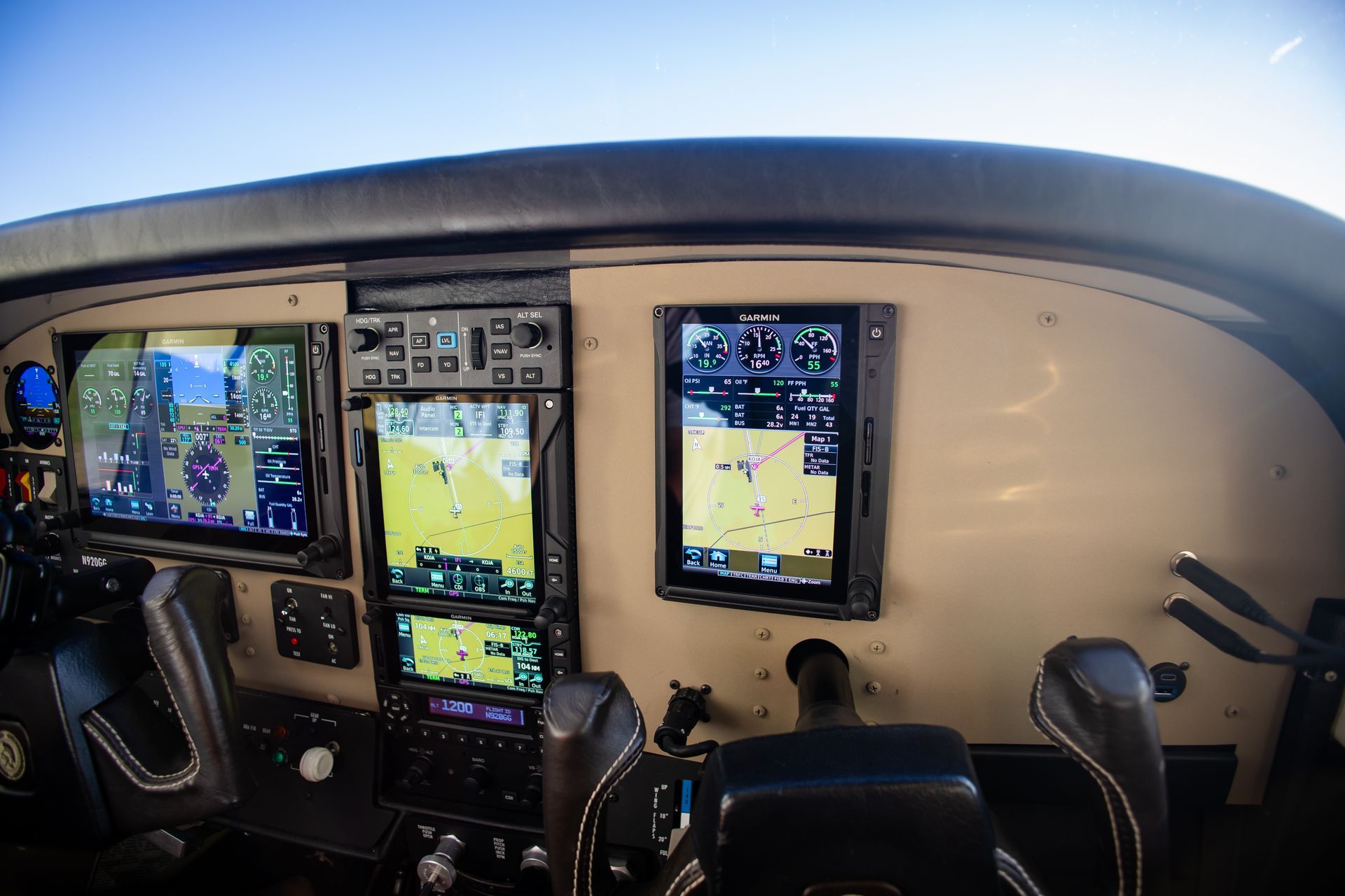 Garmin GTX3000, GI275, Garmin GFC500, Garmin GTN650 avionics integration