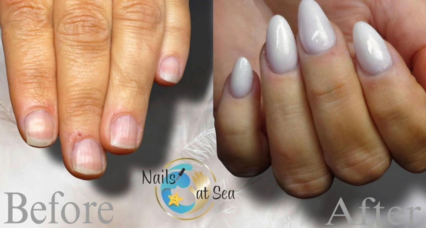 Voor- en nafoto van natuurlijke, korte nagels die zijn getransformeerd met lange, amandelvormige witte acrylnagels.