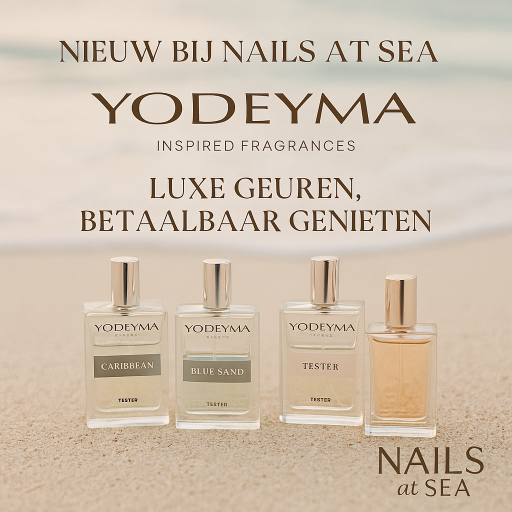 Vier parfumflesjes van Yodeyma staan op een zandstrand en promoten luxe geuren tijdens Nails at Sea.