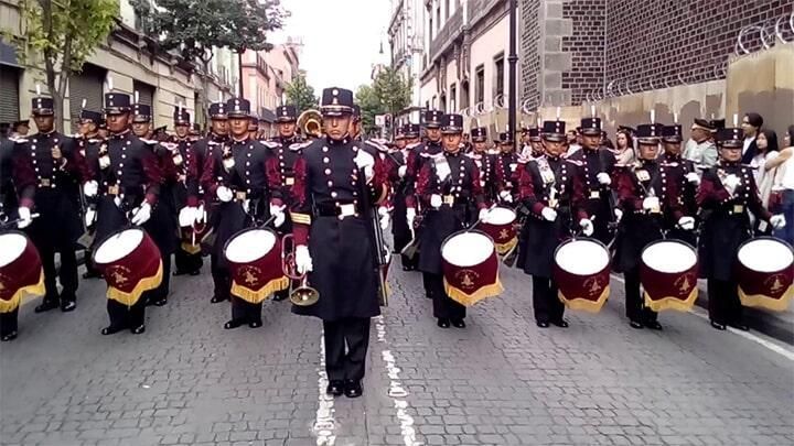 ARTÍCULOS MILITARES ESCOLARES ARTÍCULOS MILITARES ESCOLARES