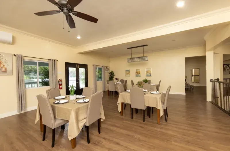 Dining room at Majestic Heights