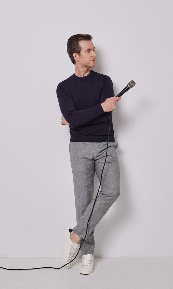 Gregory Harrington speaking with microphone, publicity photo for
keynote speaking and leadership events