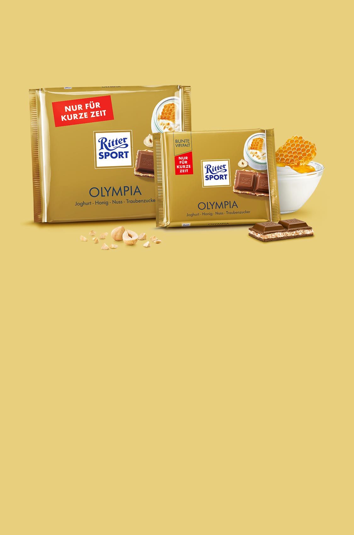 Zwei Schachteln Ritter Sport Schokolade auf gelbem Hintergrund