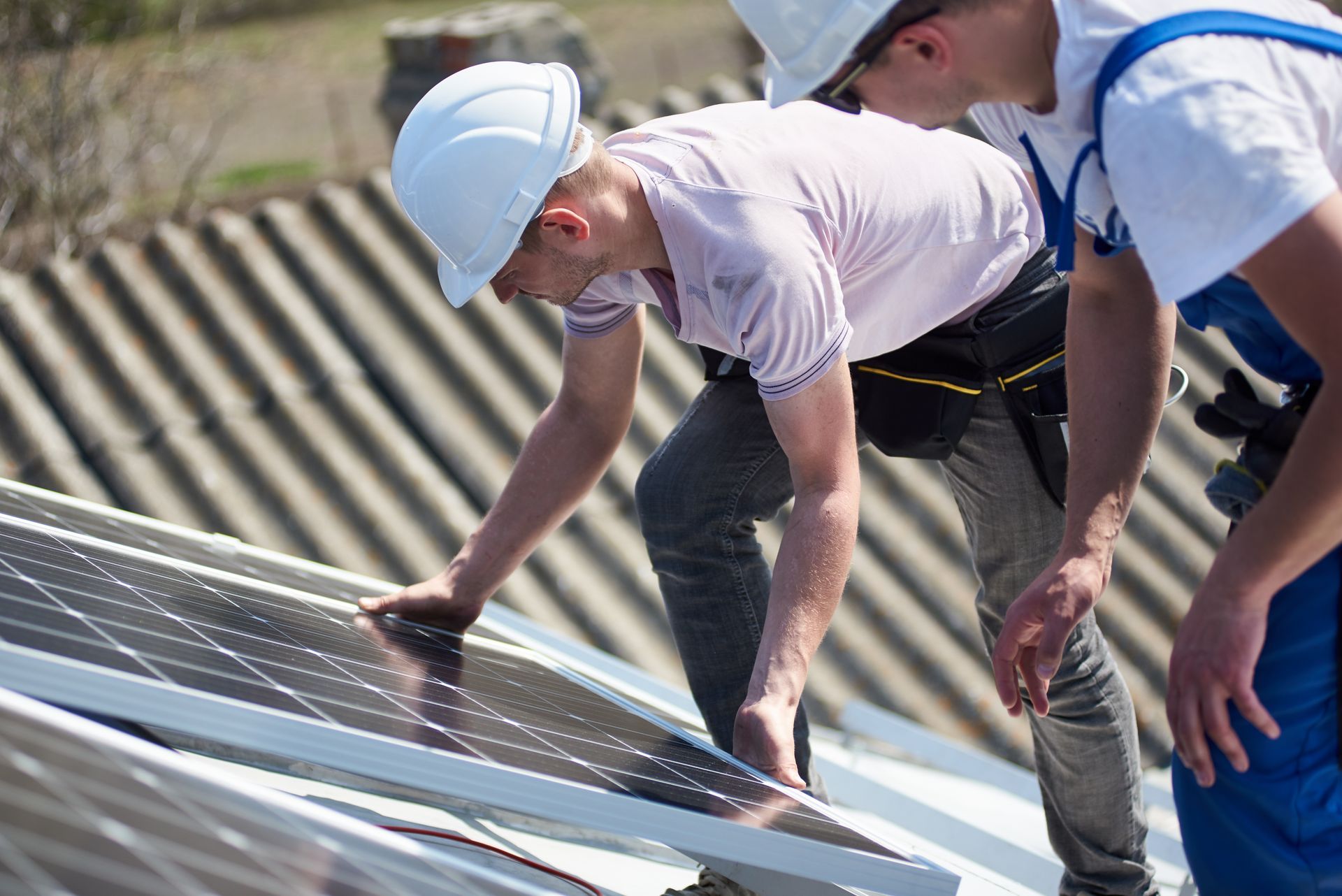 man-roofing