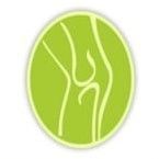 Logotipo circular verde con una figura humana estilizada en blanco y líneas curvas.