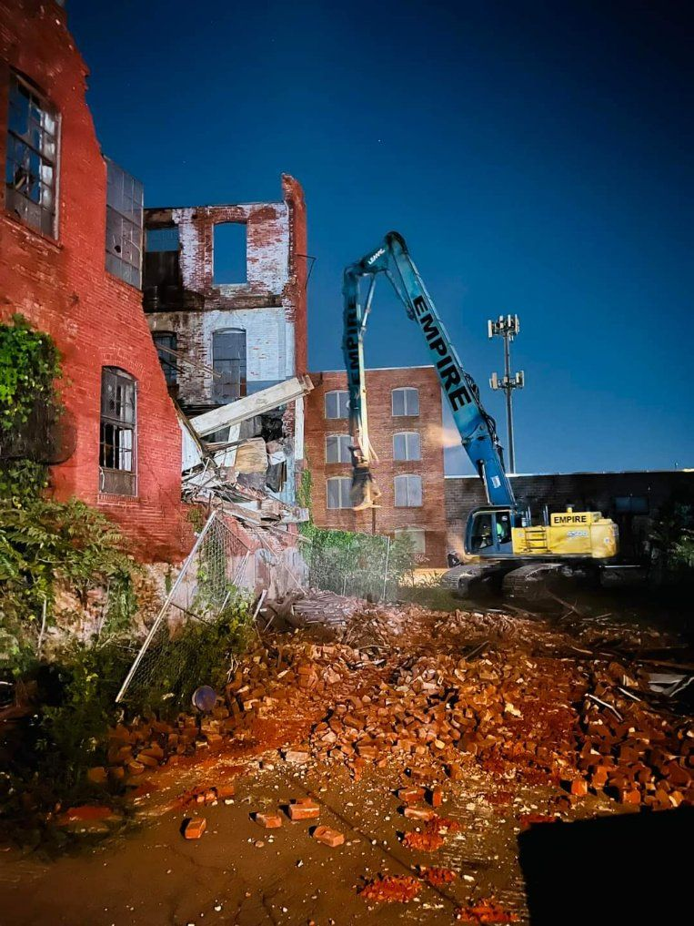 Building collapse on 3rd Street.