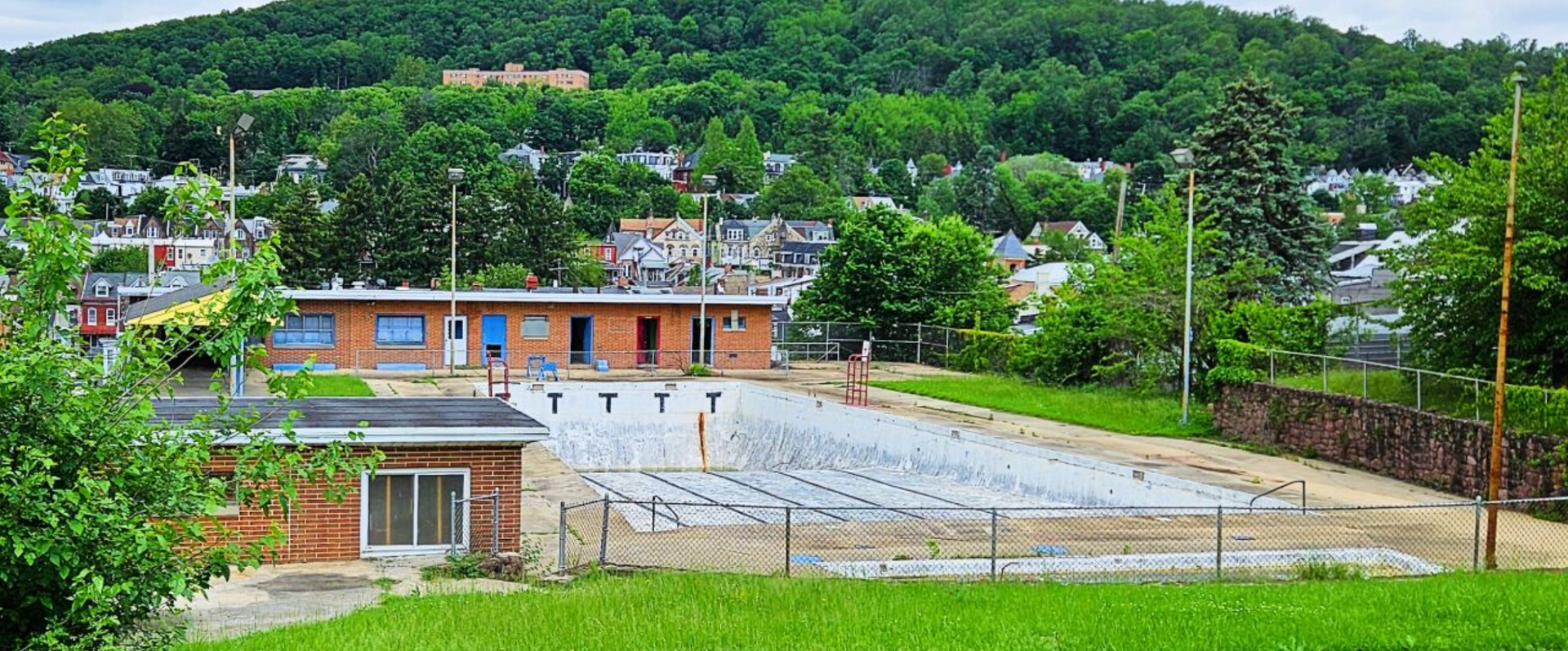 Old community pool to be demolished by Empire Services.