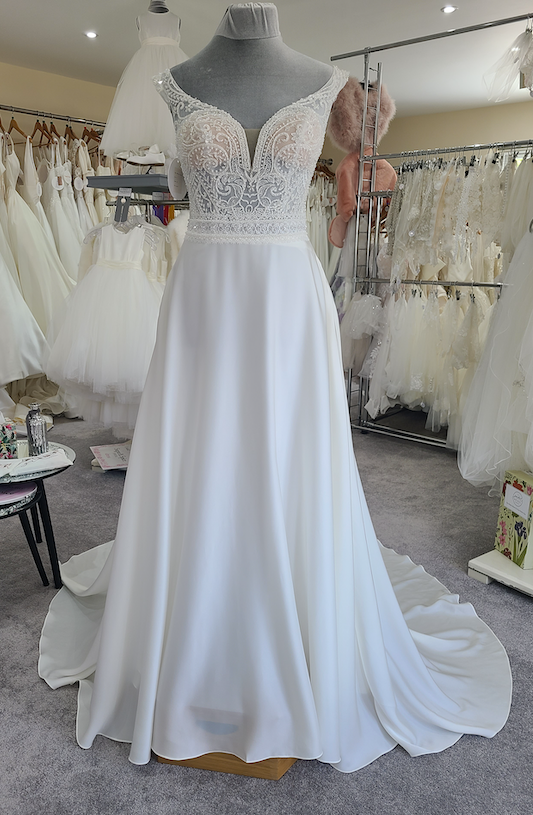 Private Label A-line wedding dress  Ivory Beadded top pockets Buttercup 