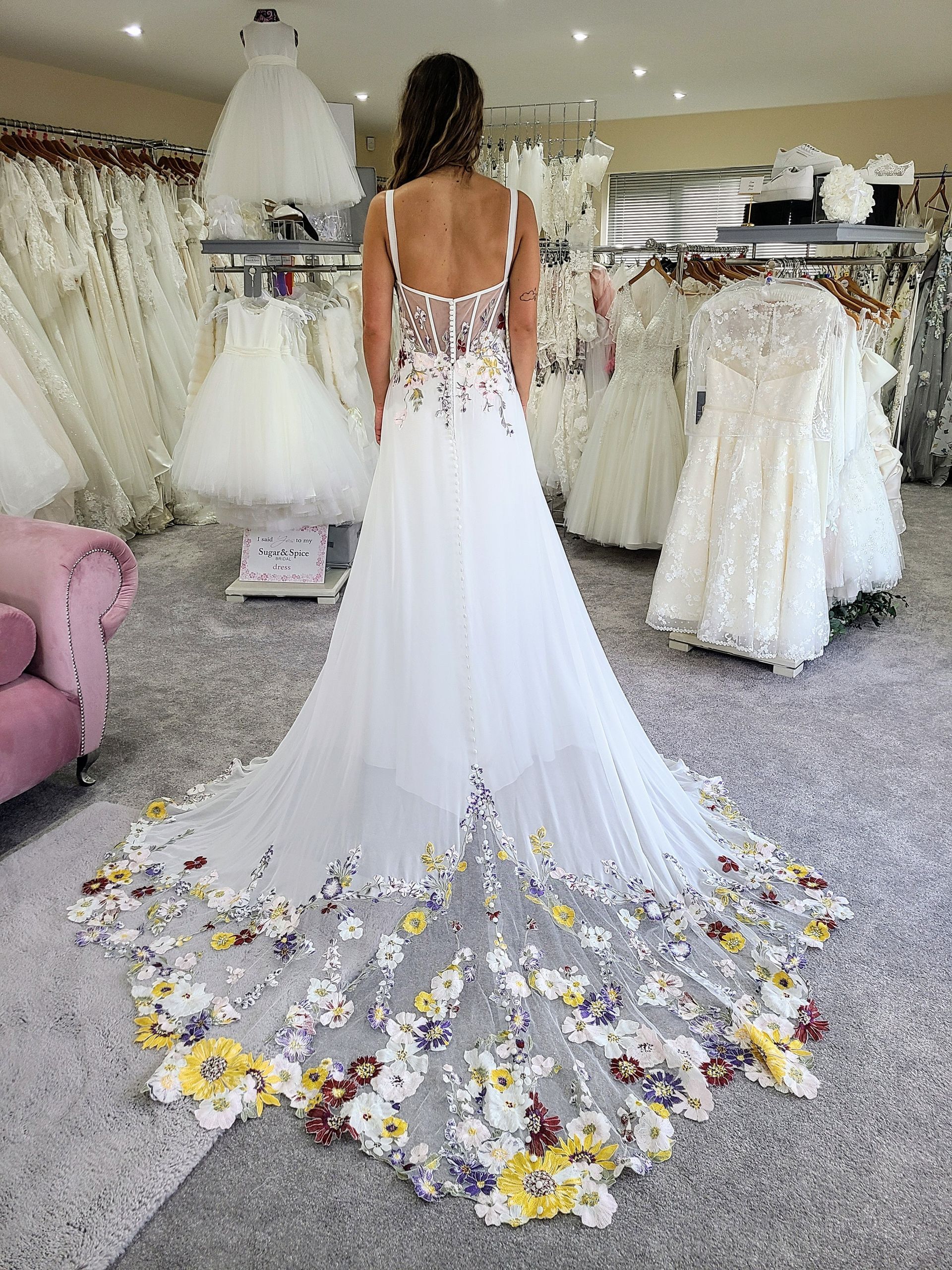 Floral ivory wedding dress Size 16 sale Private label