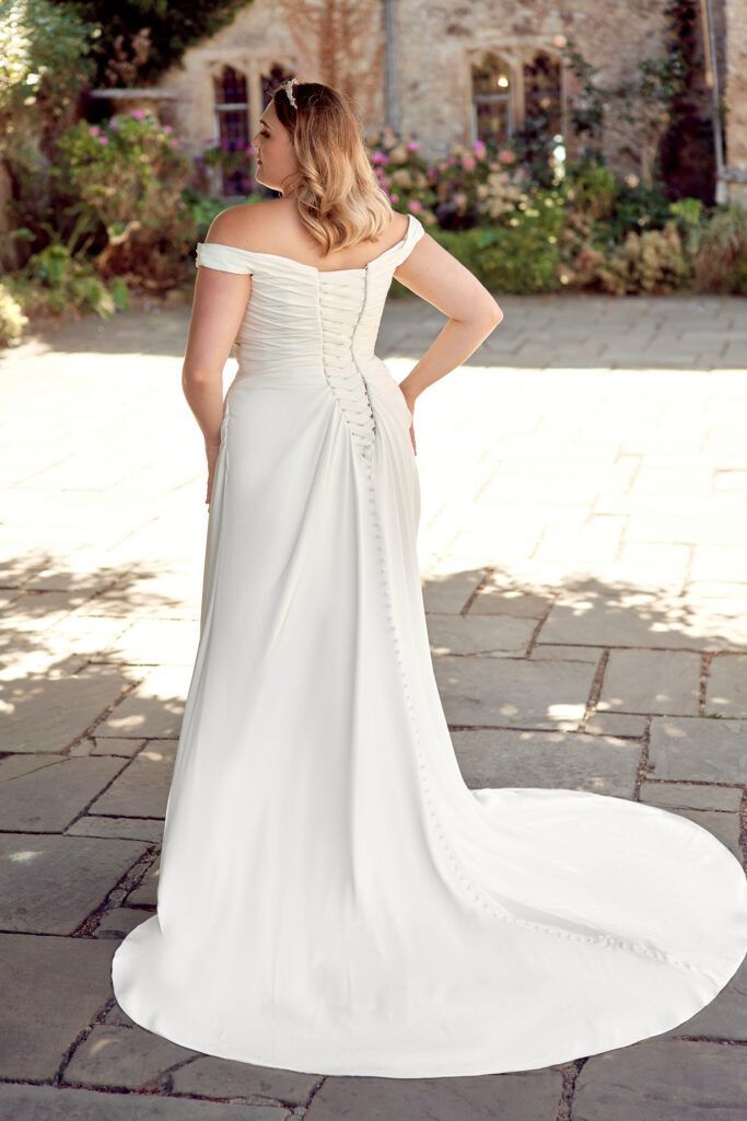 Envy by Phoenix PH5083 Curves wedding dress 